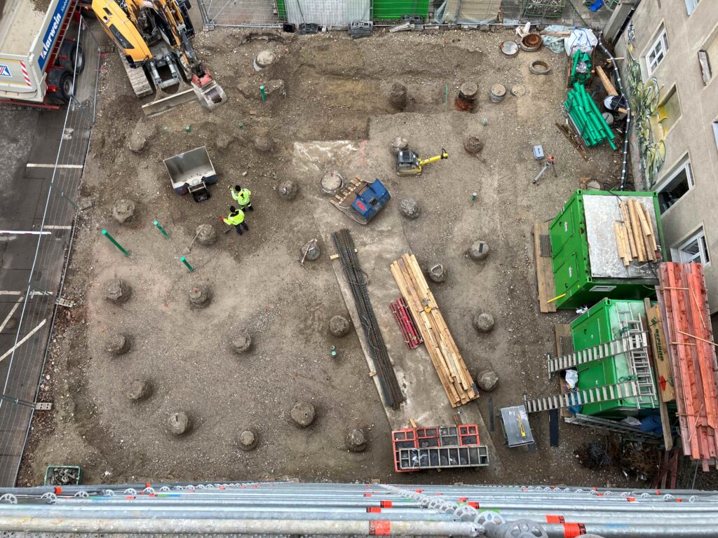 Kinderoase an der TOM - Baupfähle Planie