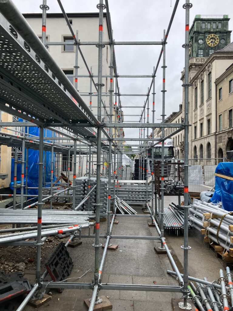 Kinderoase an der TUM - Gerüstarbeiten