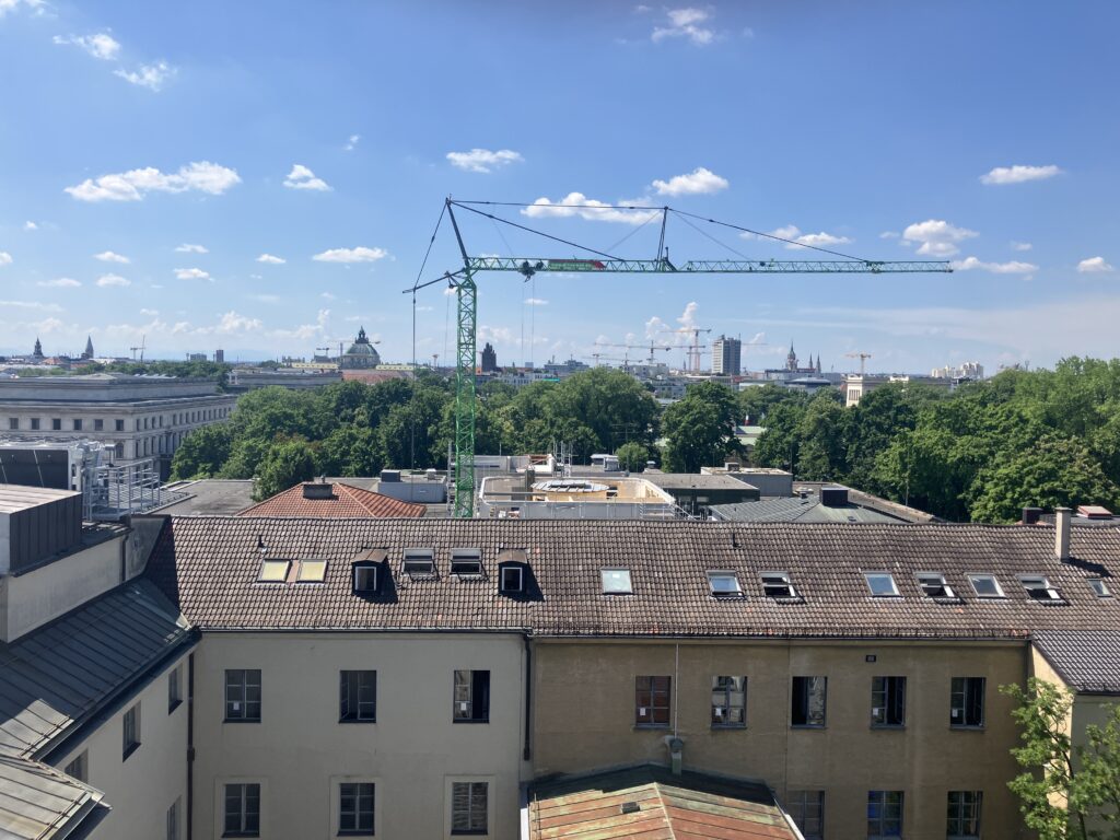 Ingeborg Pohl Kinderoase: Blick vom 4. Stock des TUM-Hauptgebäudes