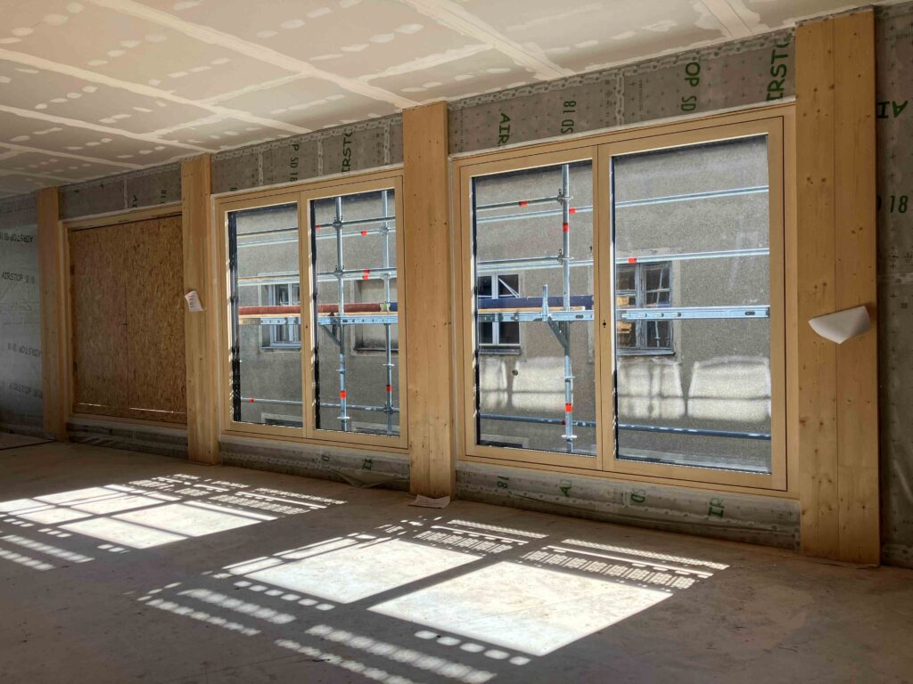 Ingeborg Pohl Kinderoase an der TUM: Ostwand von Innen