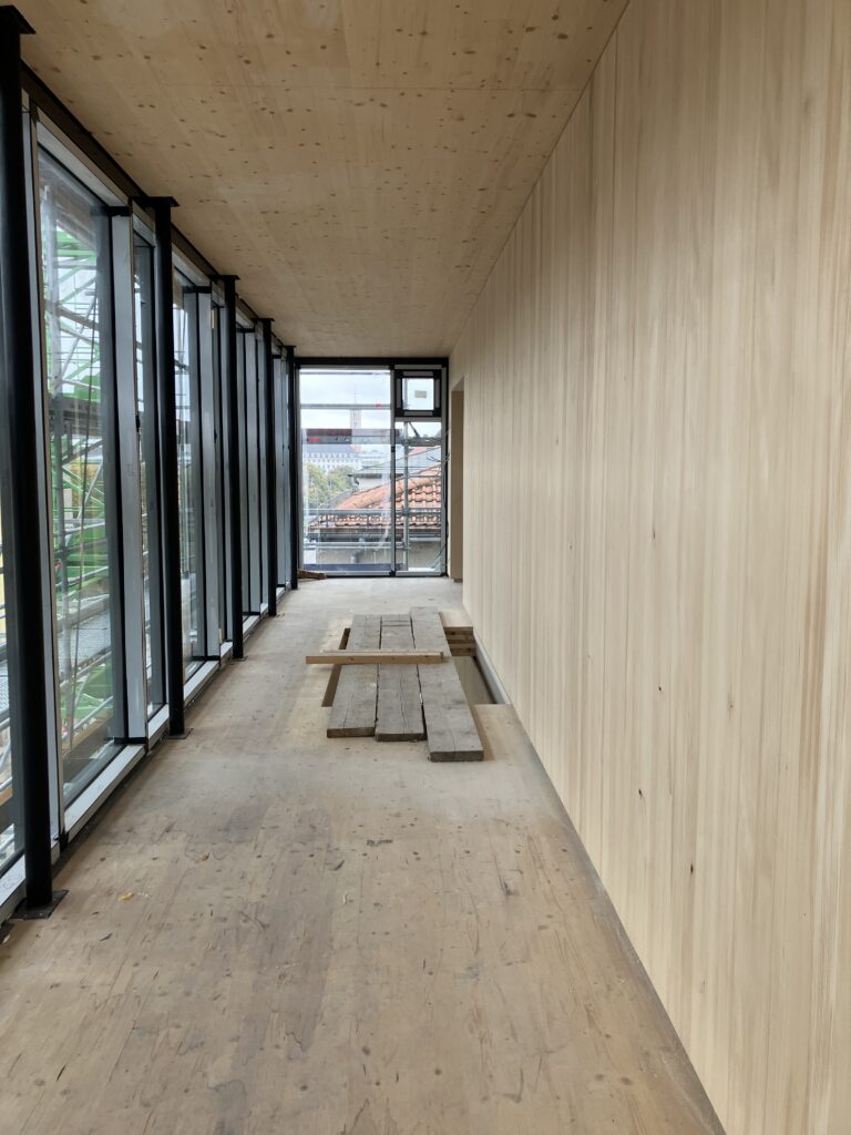 Ingeborg Pohl Kinderoase an der TUM: Spielbalkon Täfer 2. OG