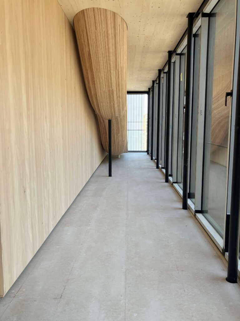 Ingeborg Pohl Kinderoase an der TUM: Trockenestrich auf dem Spielbalkon / GAPP