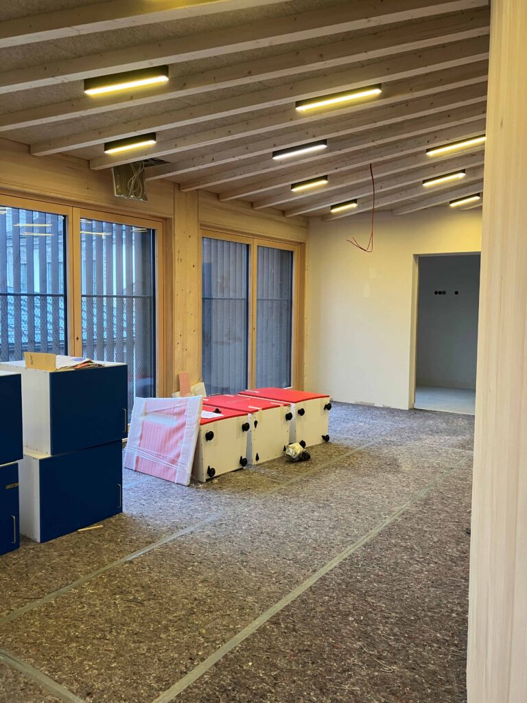 Ingeborg Pohl Kinderoase an der TUM: Leuchtenmontage