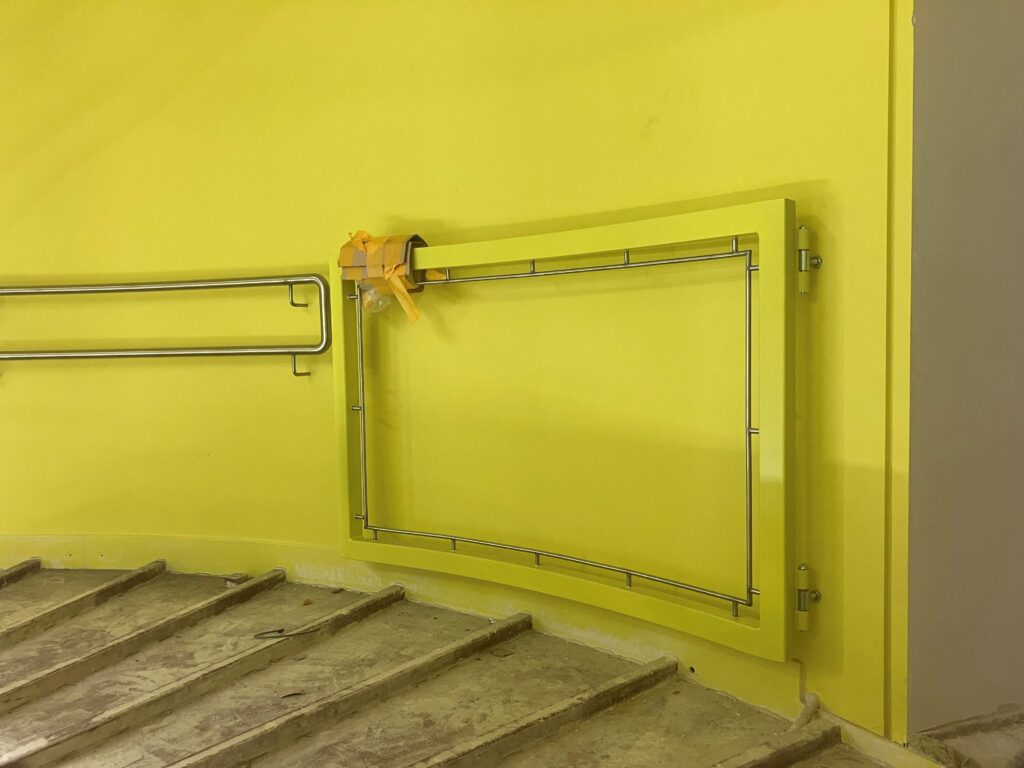 Ingeborg Pohl Kinderoase an der TUM: Gittertürchen Innentreppe