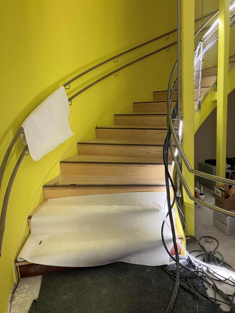 Ingeborg Pohl Kinderoase an der TUM: Belag kommt auf die Treppenstufen