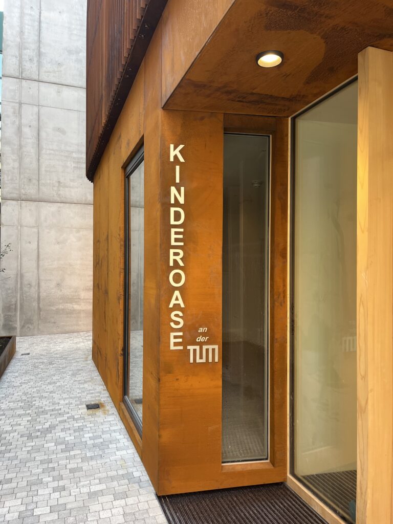 Kinderoase an der TUM - Eingangsbereich