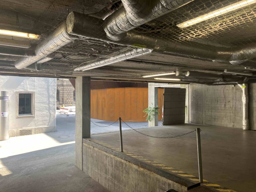 Kinderoase an der TUM: Mensa-Laderampe (Ladehof)